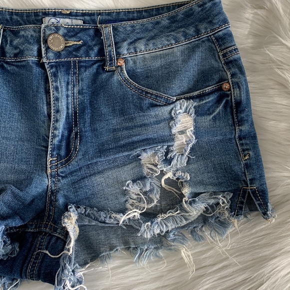 YMI Fashion Nova Dark Denim Distressed Booty Shorts - Picture 4 of 7